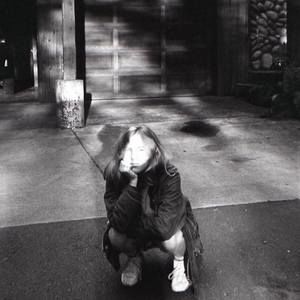 Meet your Posher, Elise